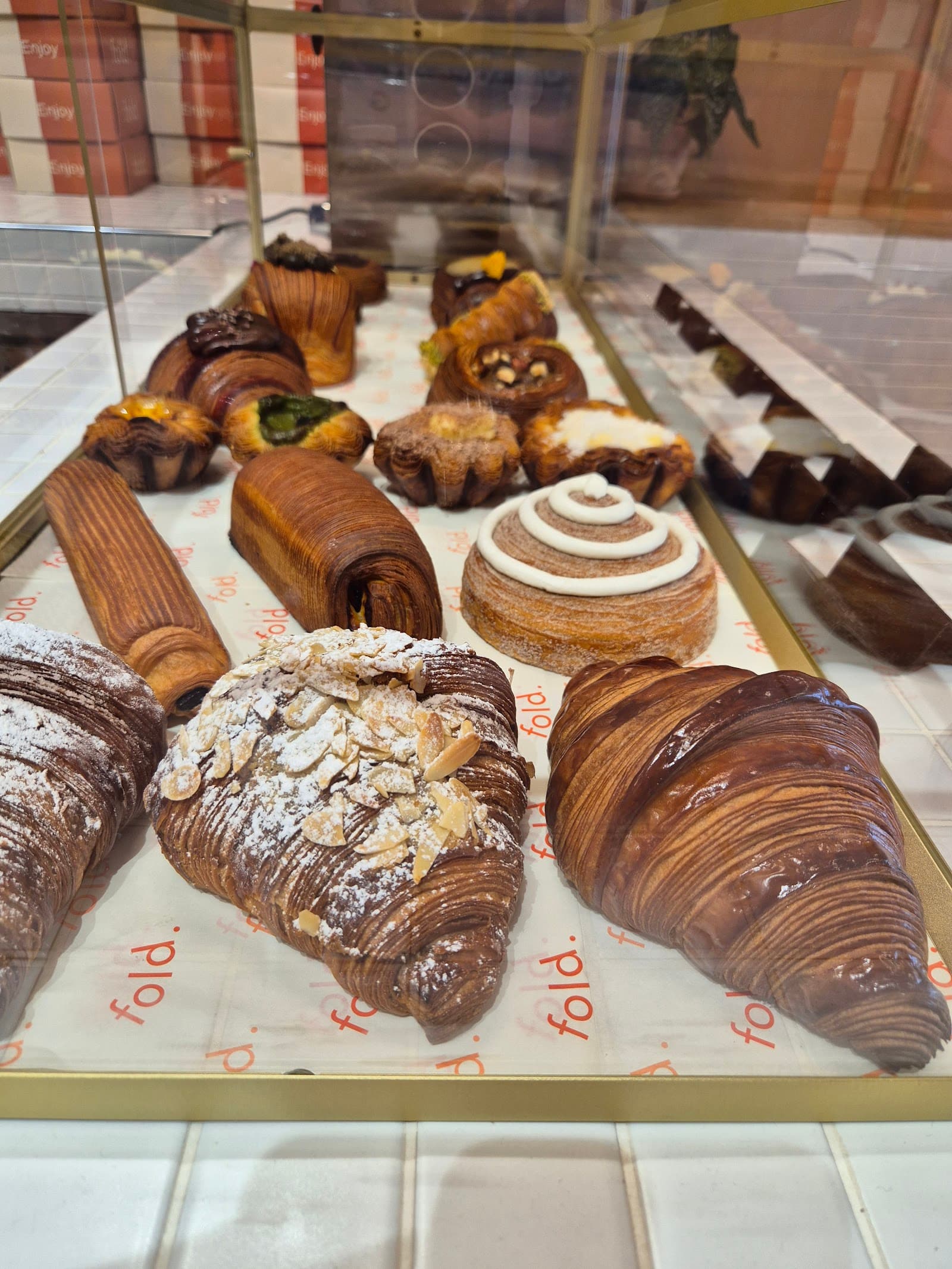 fold. — Hindmarsh, Adelaide