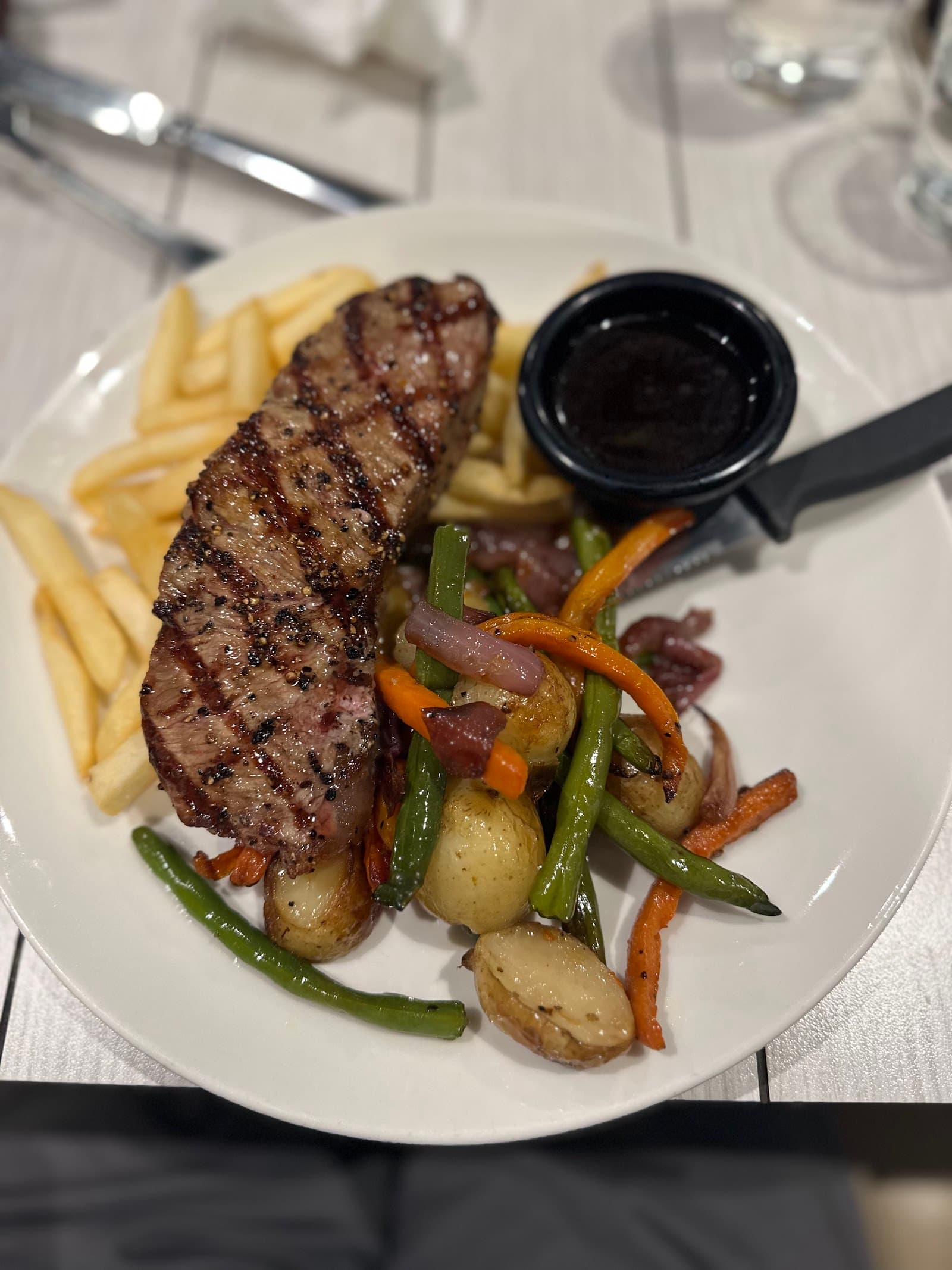 Henley Beach Hotel — Henley Beach, Adelaide