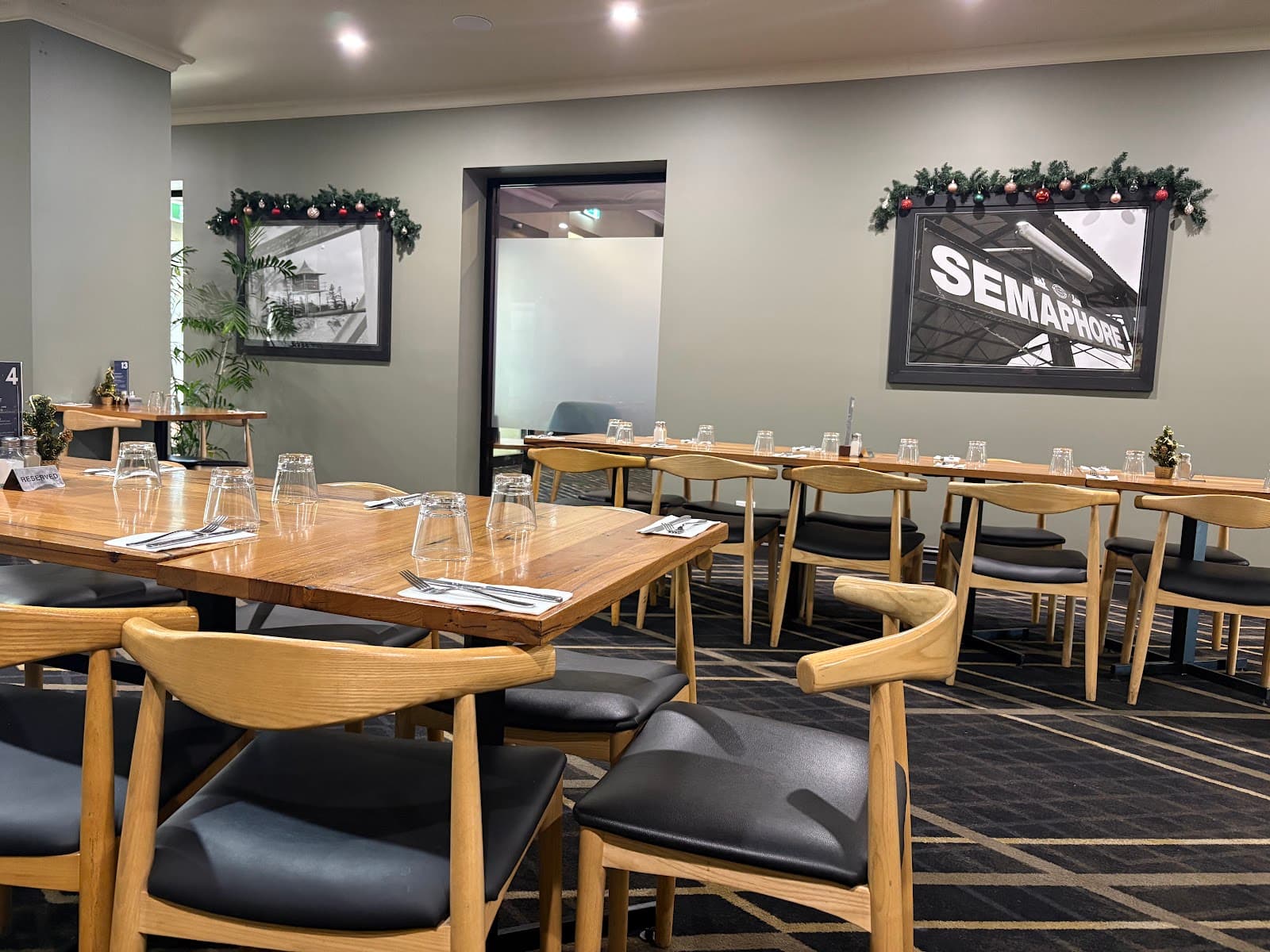 Semaphore Hotel — Semaphore, Adelaide