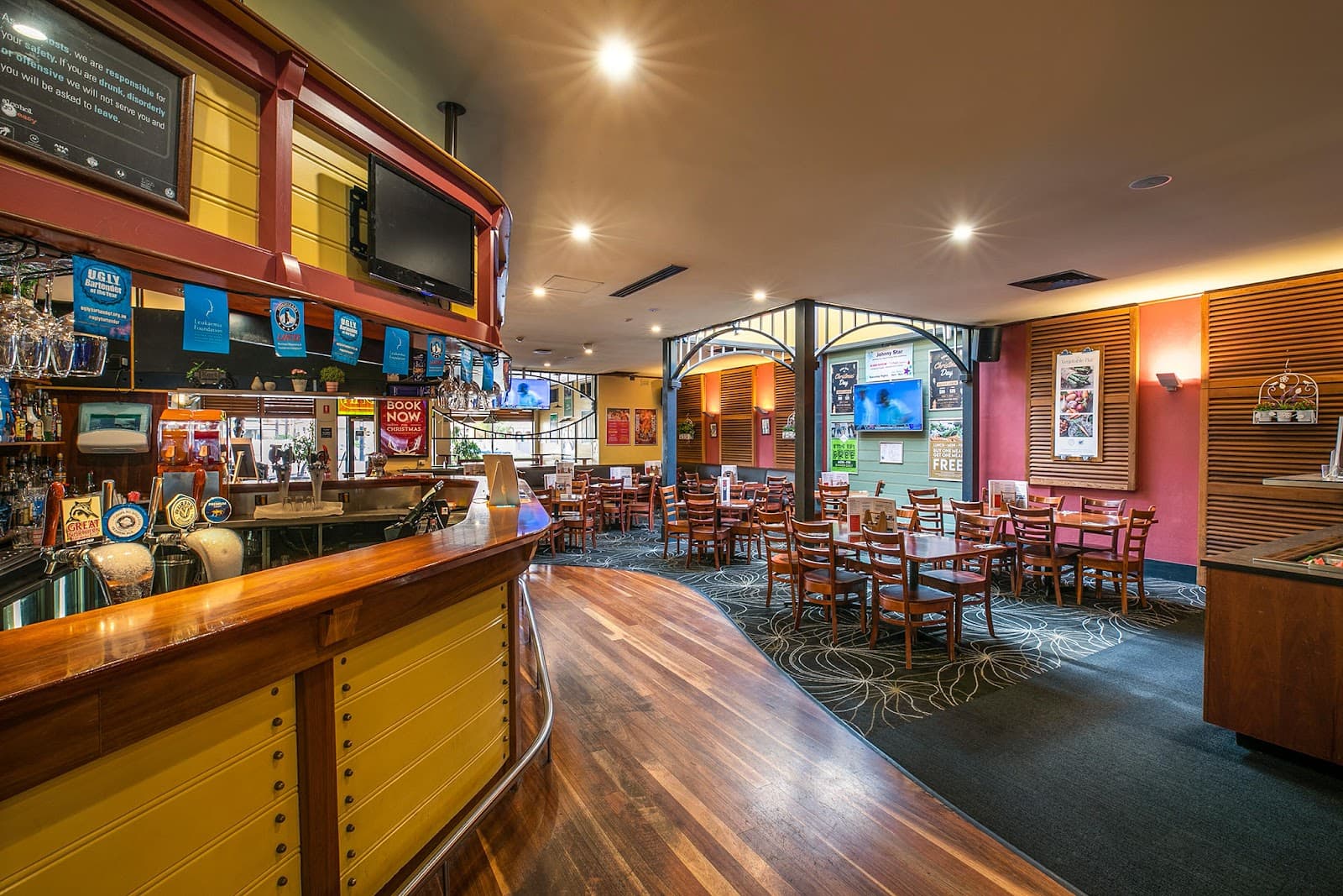 Exeter Hotel — Semaphore, Adelaide