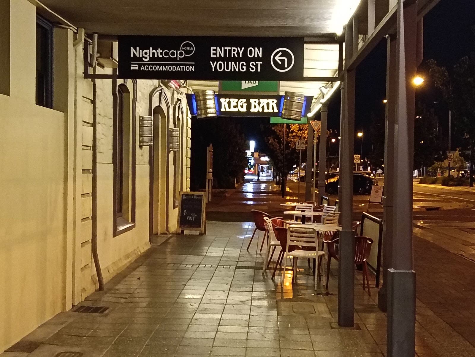 Exeter Hotel — Semaphore, Adelaide