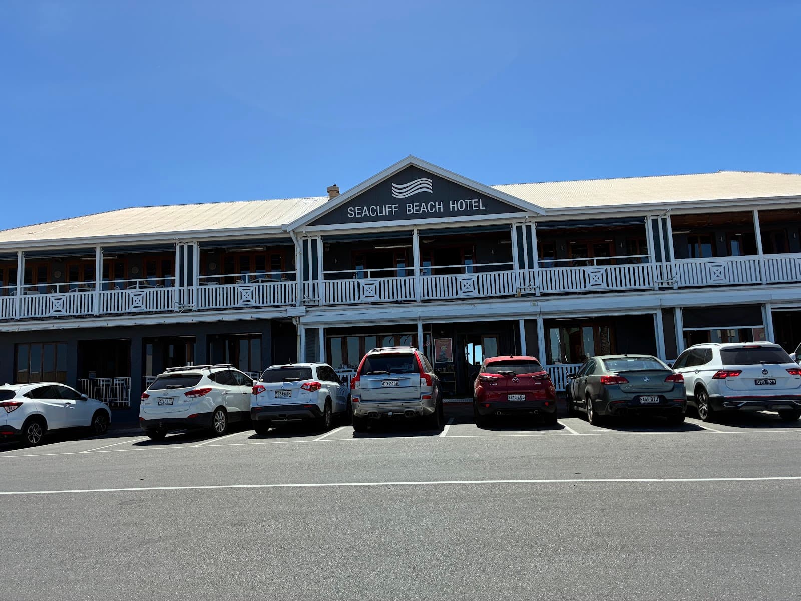 Seacliff Beach Hotel — Brighton, Adelaide