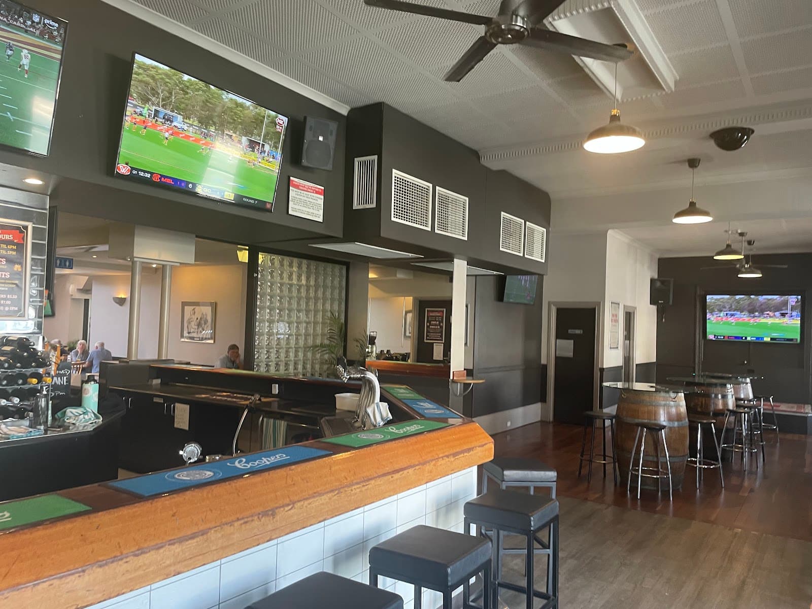 Broadway Hotel — Glenelg, Adelaide