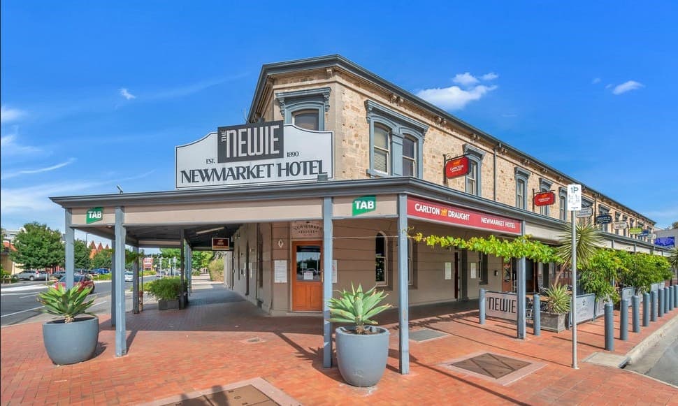 Newmarket Hotel — Port Adelaide, Adelaide