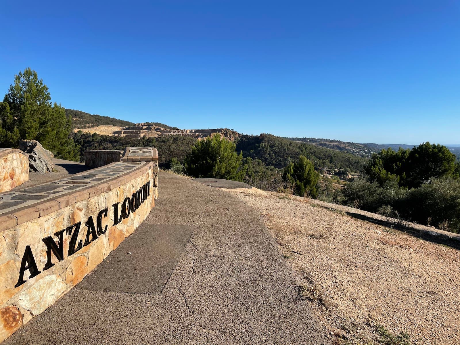 Kensington Road ANZAC Centenary Lookout — Burnside, Adelaide