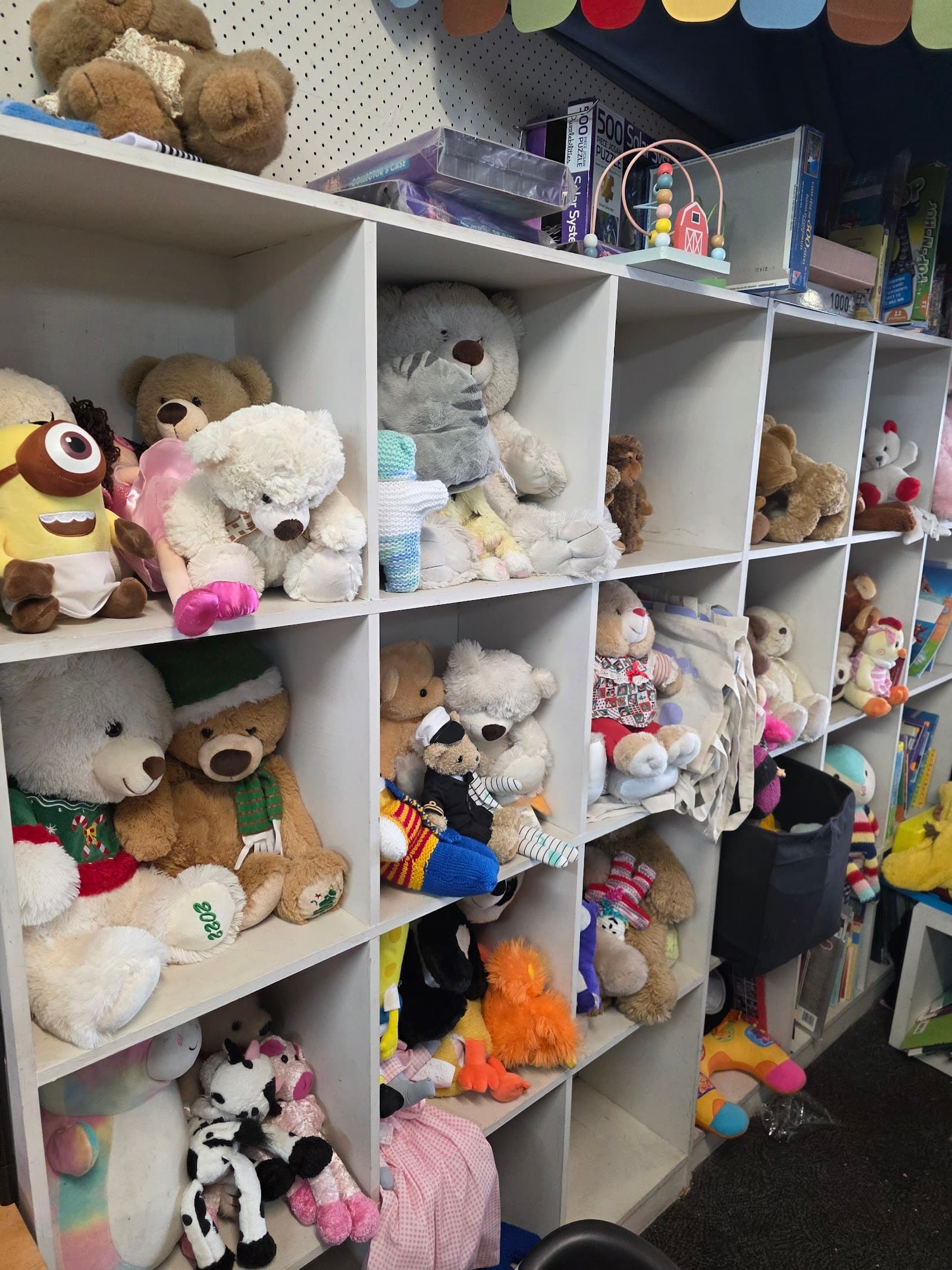 Puddle Jumpers' Op Shop Hindmarsh, SA, Australia — Hindmarsh, Adelaide