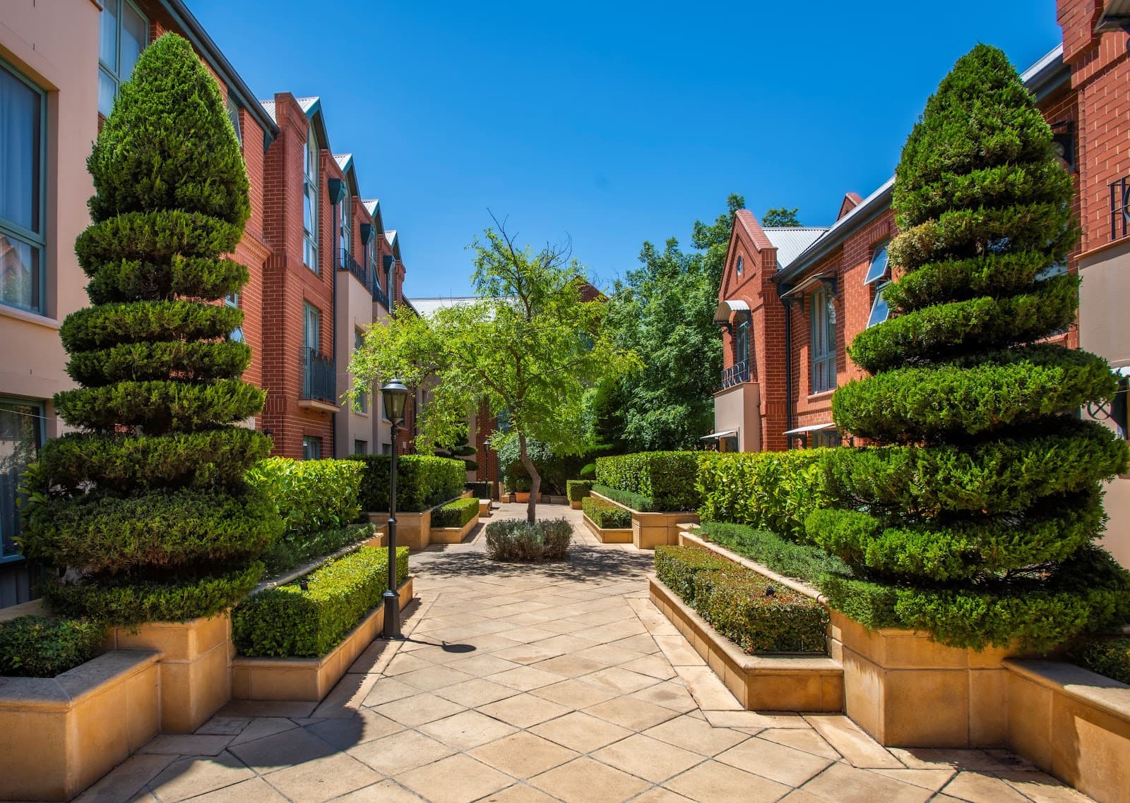 Majestic Old Lion Apartments — North Adelaide, Adelaide