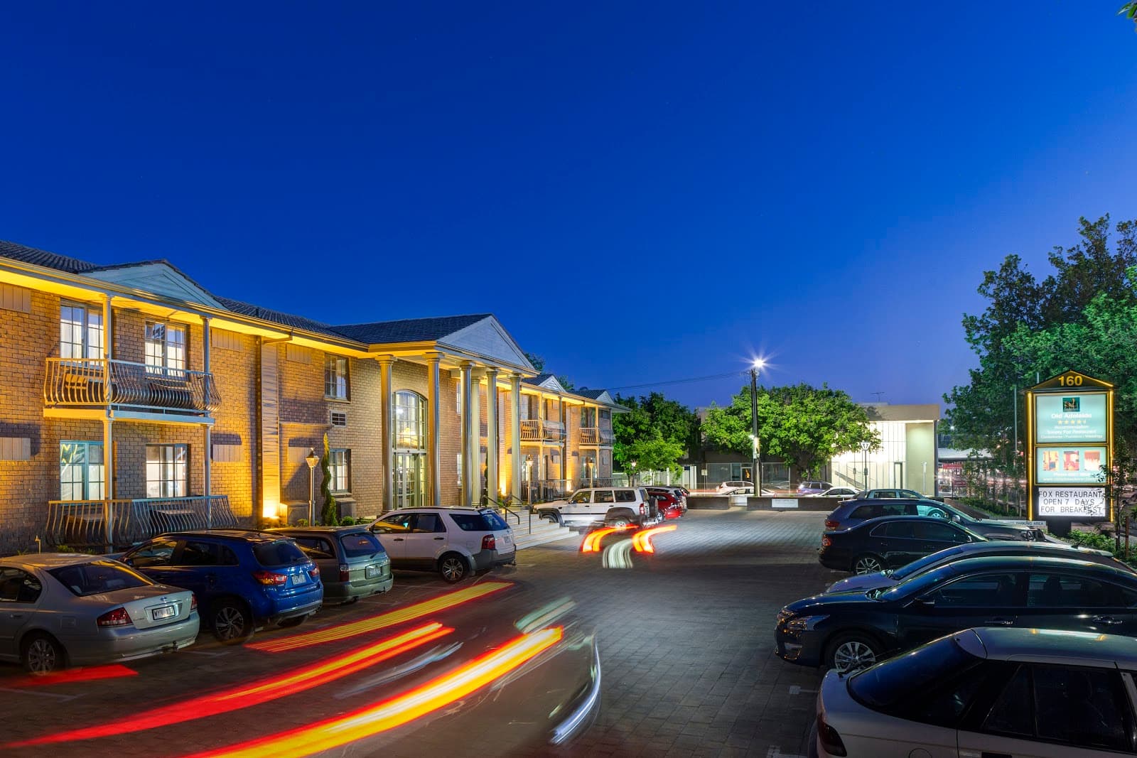 Adelaide Inn — Hindmarsh, Adelaide