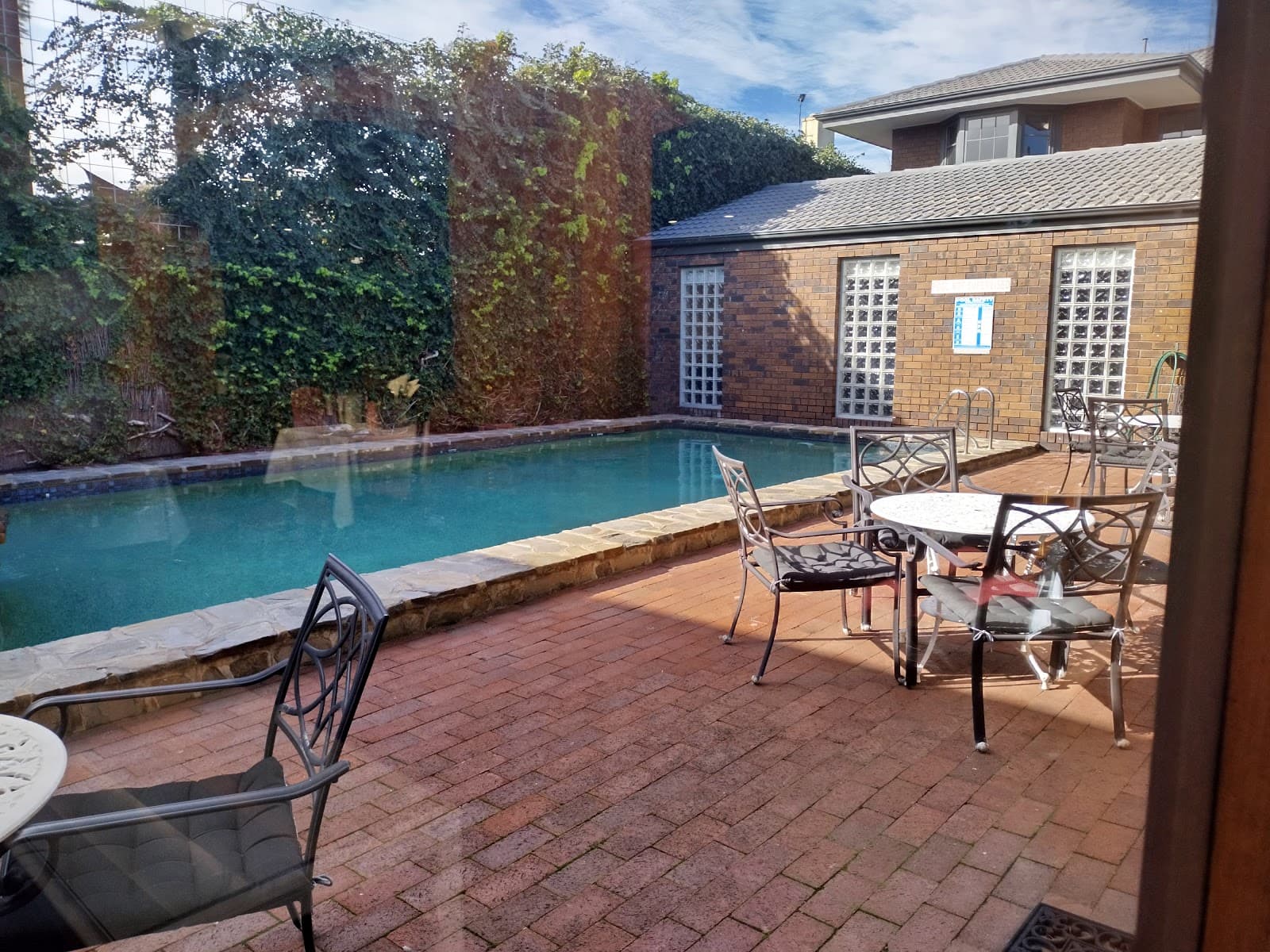 Adelaide Inn — Hindmarsh, Adelaide