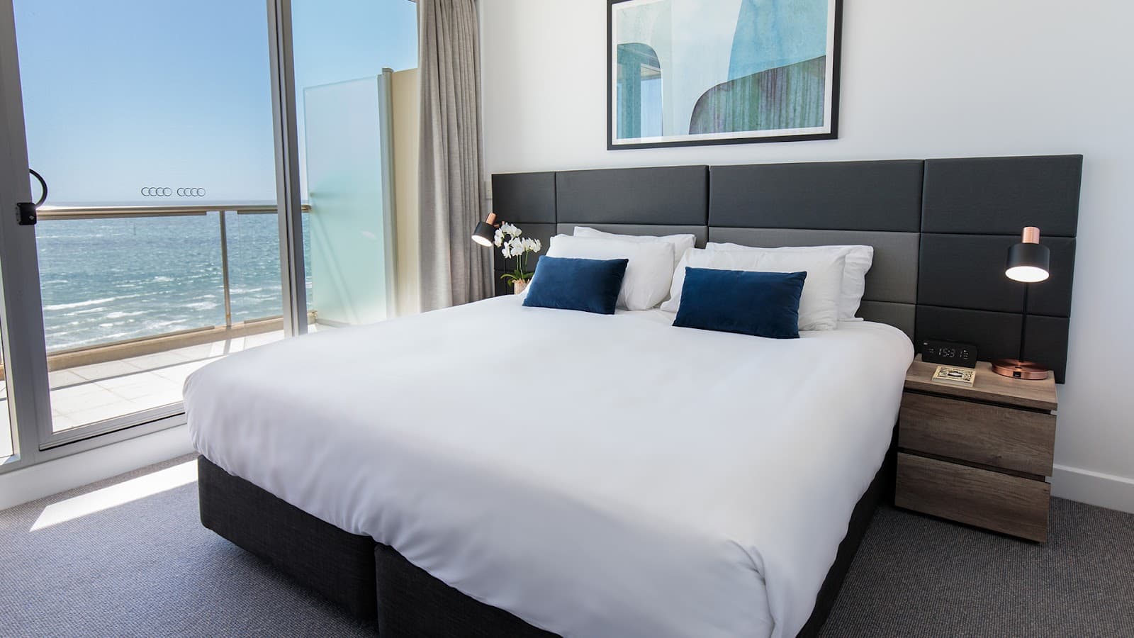 Oaks Glenelg Plaza Pier Suites — Glenelg, Adelaide