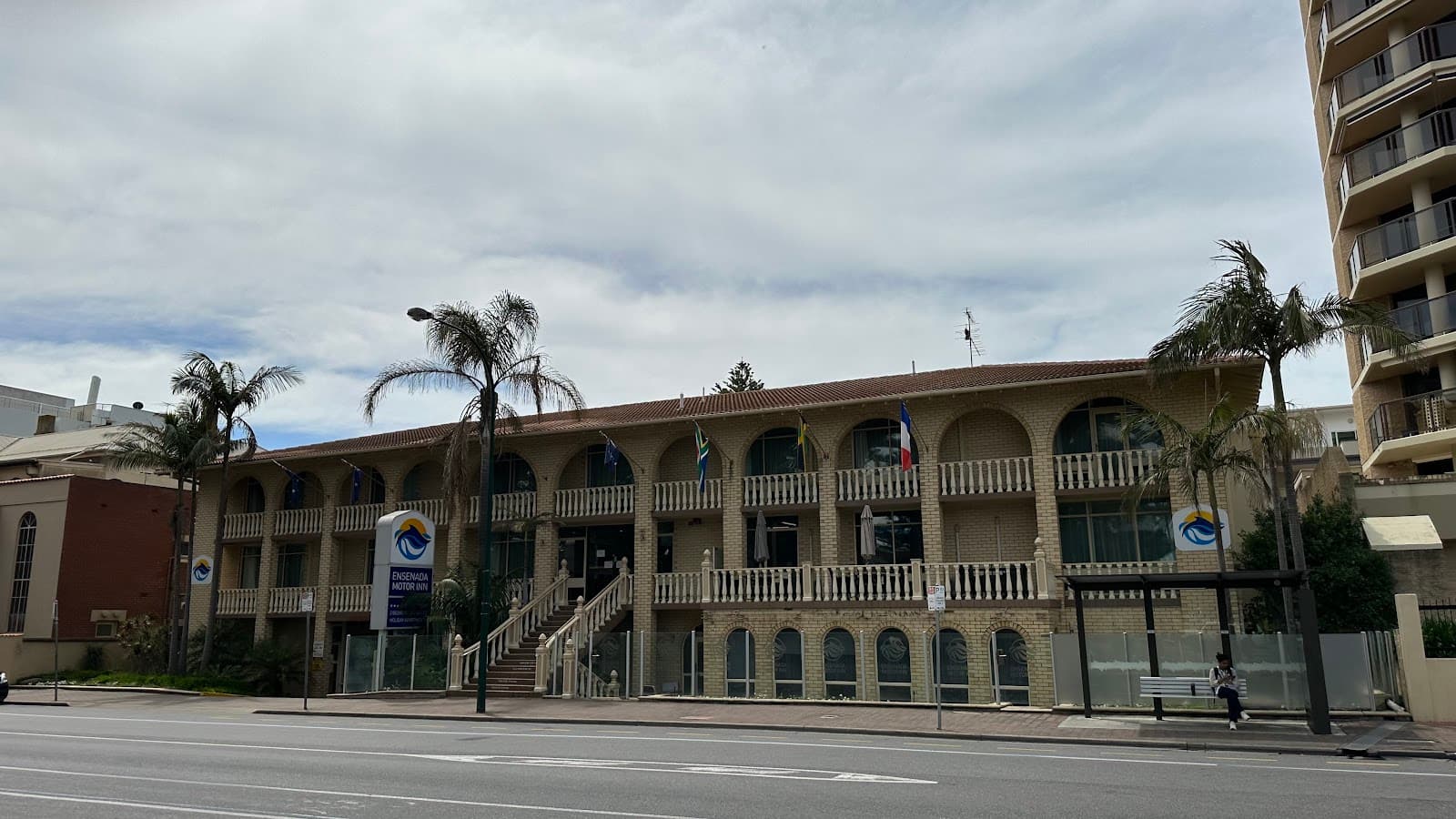 Ensenada Motor Inn & Suites — Glenelg, Adelaide