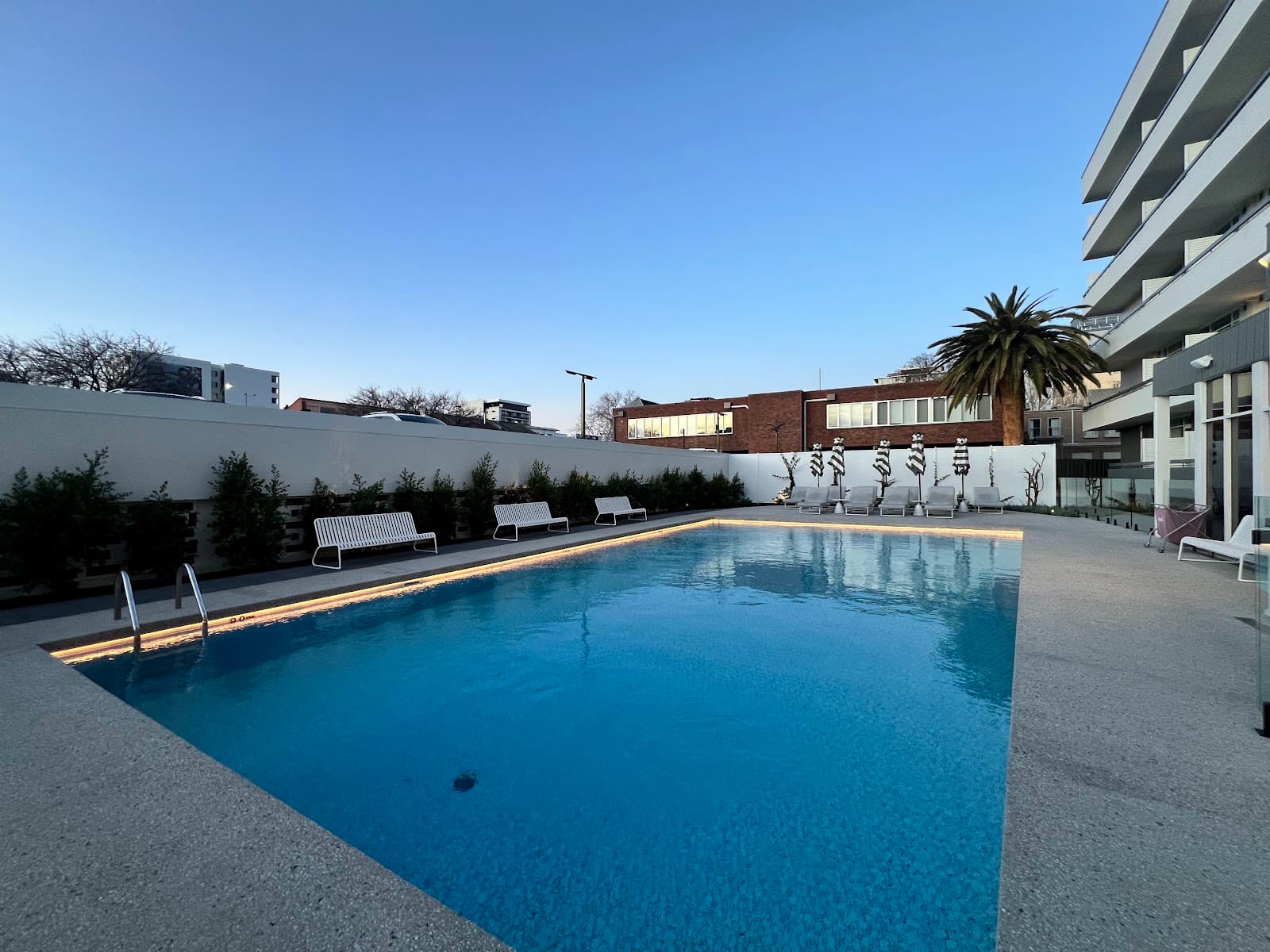 Hotel Alba Adelaide — Hindmarsh, Adelaide