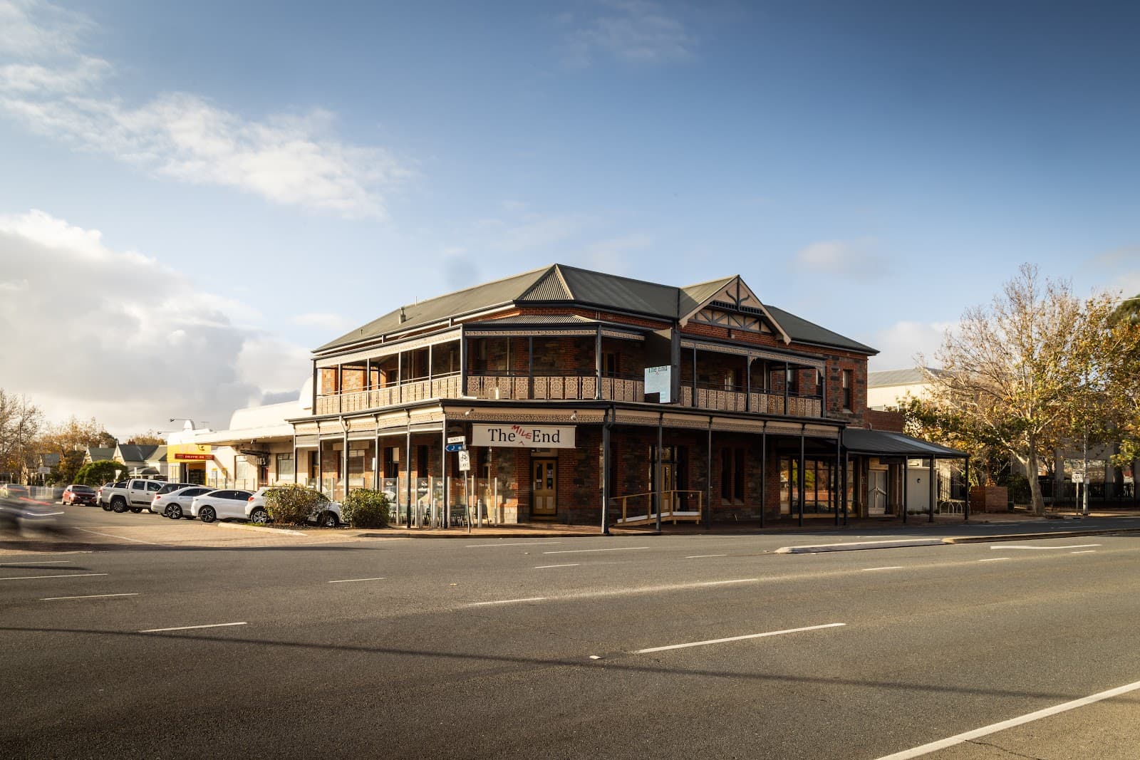 Mile End Hotel — Hindmarsh, Adelaide