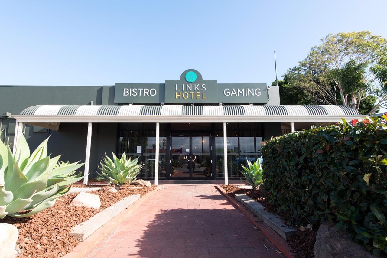 Links Hotel — Seaton, Adelaide