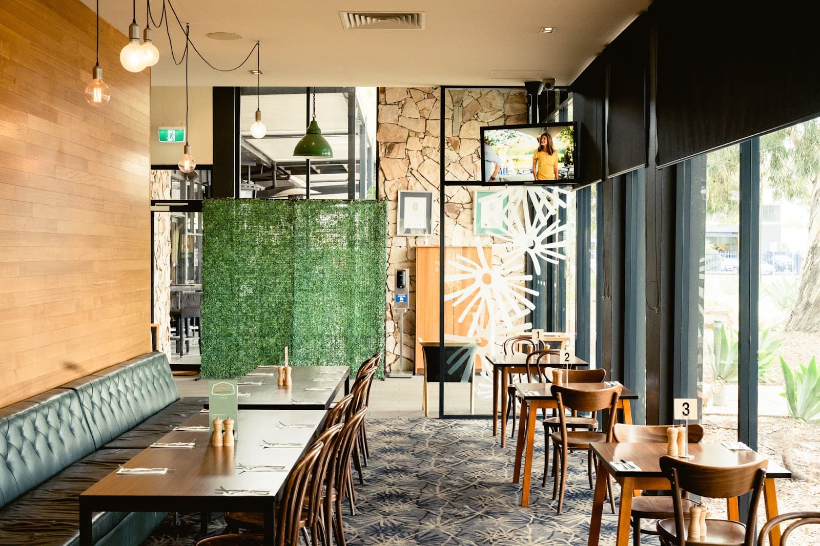 Mansfield Park Hotel — Port Adelaide, Adelaide