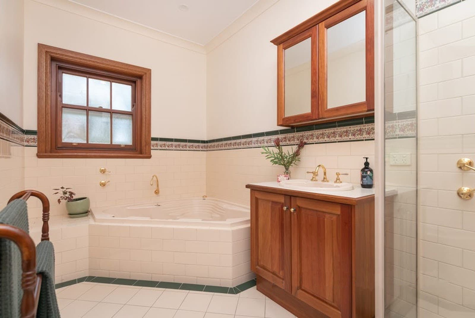 Hahndorf Luxury Retreat — Hahndorf, Adelaide